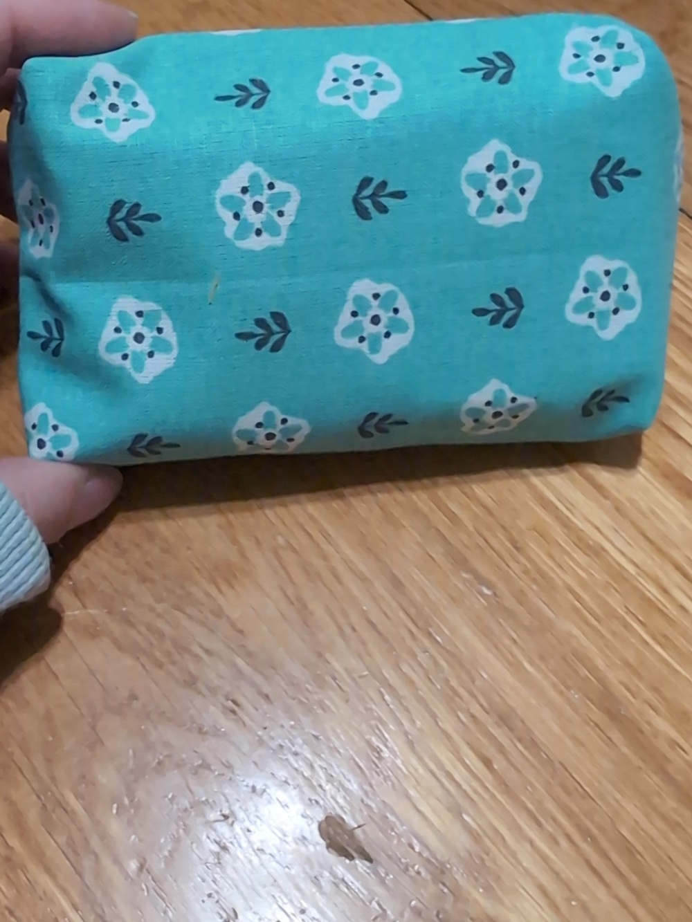 Turquoise Floral Cotton Pocket Tissue Holder - Picture 3 of 3